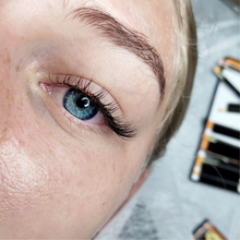 Load image into Gallery viewer, ONLINE Classic Lash Extensions Course

