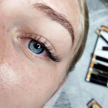 Load image into Gallery viewer, Complete Lash Technician Training Package
